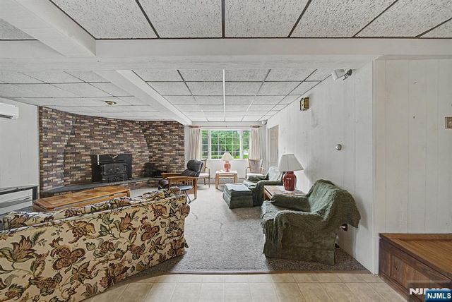 812 Mountain Avenue, Wyckoff, NJ 07481