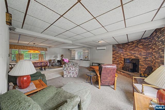 812 Mountain Avenue, Wyckoff, NJ 07481