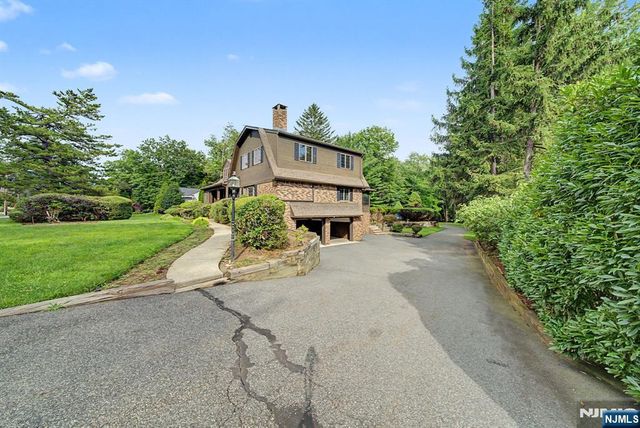 812 Mountain Avenue, Wyckoff, NJ 07481
