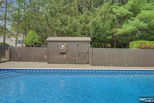 812 Mountain Avenue, Wyckoff, NJ 07481