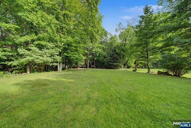 812 Mountain Avenue, Wyckoff, NJ 07481