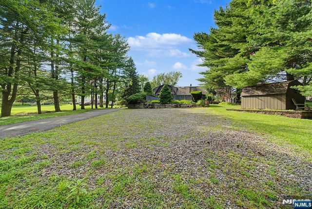 812 Mountain Avenue, Wyckoff, NJ 07481