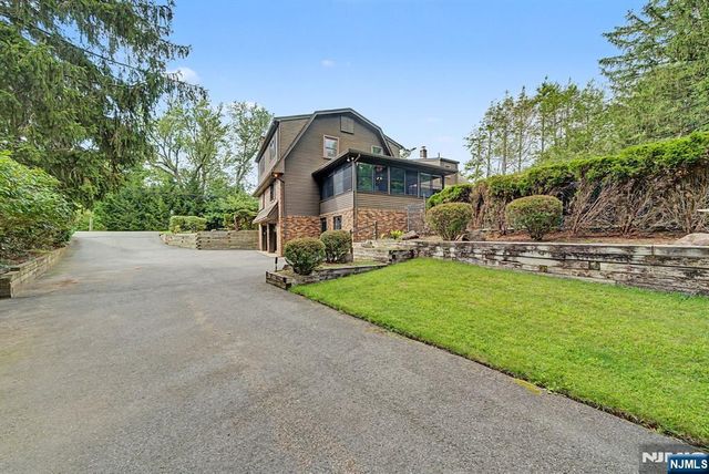 812 Mountain Avenue, Wyckoff, NJ 07481