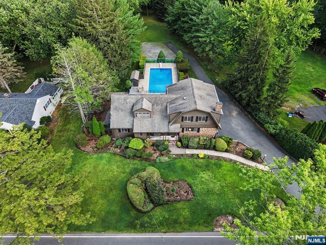 812 Mountain Avenue, Wyckoff, NJ 07481