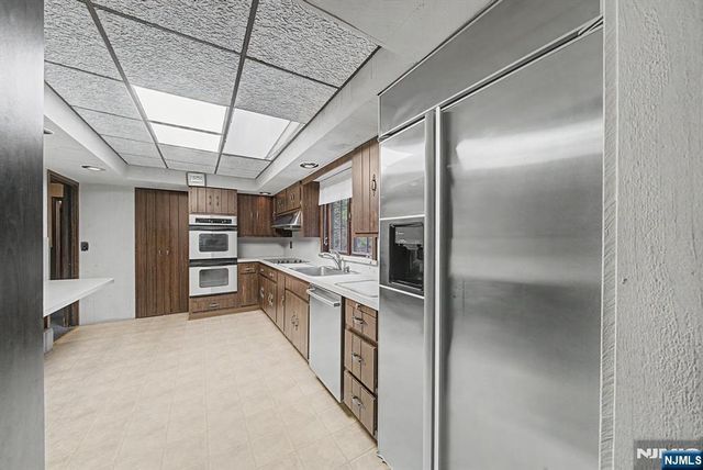 812 Mountain Avenue, Wyckoff, NJ 07481