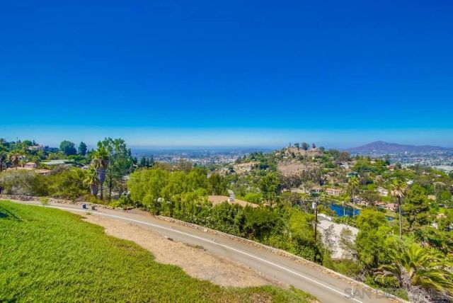 4742 Mount Helix Drive, La Mesa, CA 91941