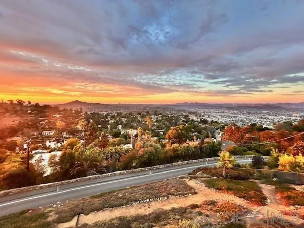 4742 Mount Helix Drive, La Mesa, CA 91941