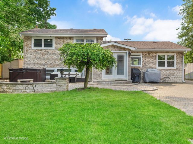 400 E Garwood Avenue, Mount Prospect, IL 60056