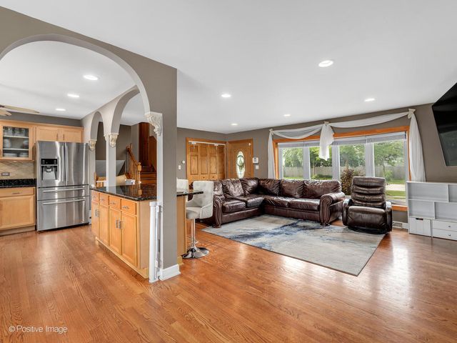 400 E Garwood Avenue, Mount Prospect, IL 60056