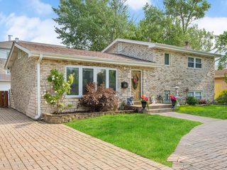 400 E Garwood Avenue, Mount Prospect, IL 60056