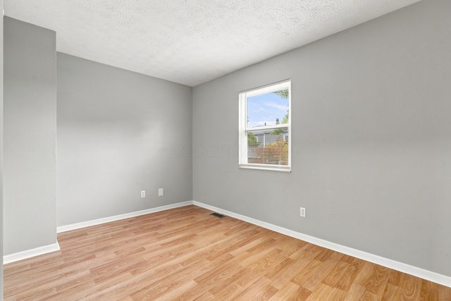 844 Pine Way Drive, D4, Worthington, OH 43085