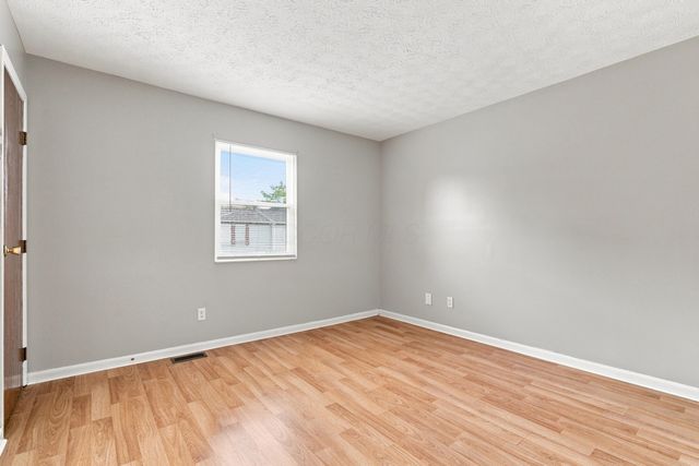 844 Pine Way Drive, D4, Worthington, OH 43085