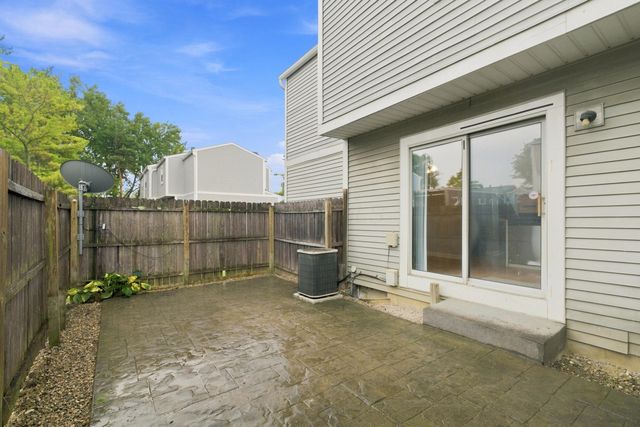 844 Pine Way Drive, D4, Worthington, OH 43085