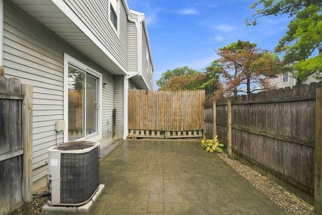 844 Pine Way Drive, D4, Worthington, OH 43085
