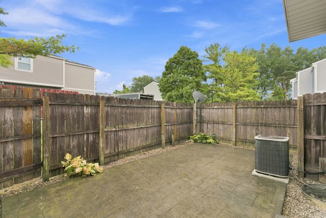 844 Pine Way Drive, D4, Worthington, OH 43085