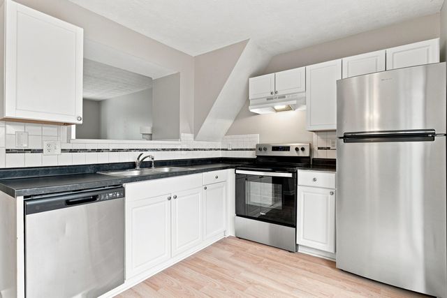 844 Pine Way Drive, D4, Worthington, OH 43085