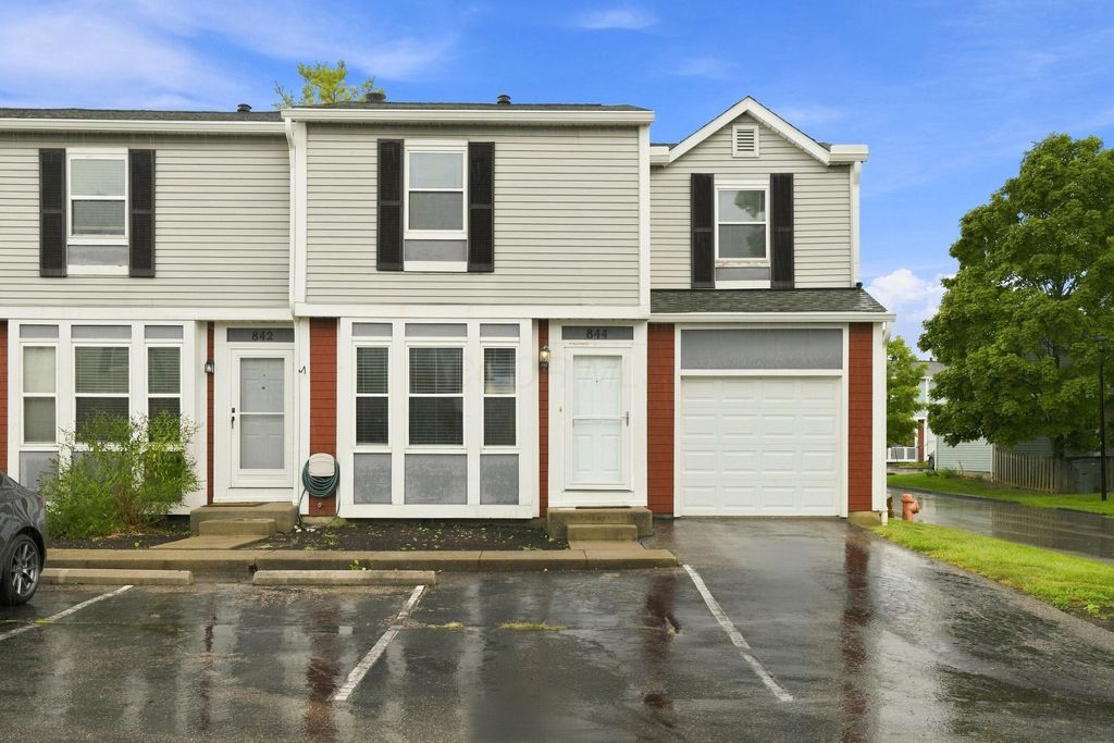 844 Pine Way Drive, D4, Worthington, OH 43085