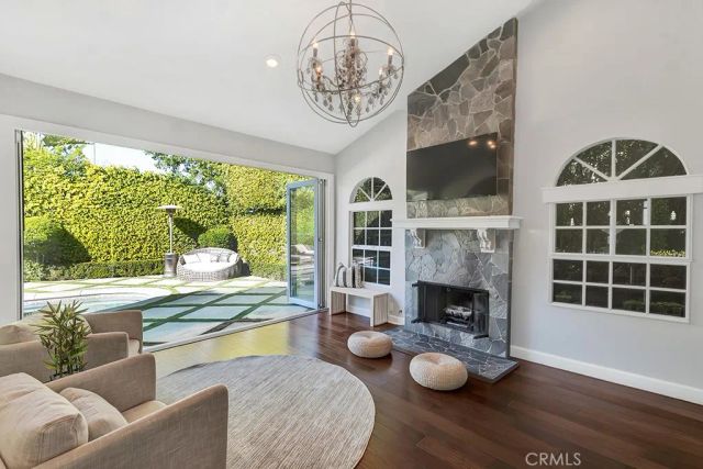 12953 Greenleaf, Studio City, CA 91604