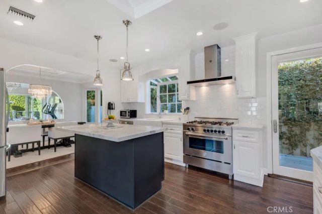 12953 Greenleaf, Studio City, CA 91604