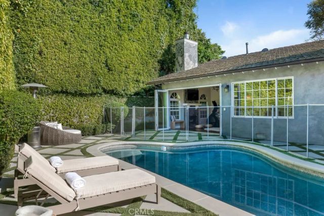 12953 Greenleaf, Studio City, CA 91604