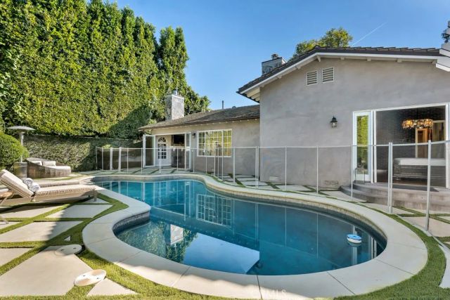 12953 Greenleaf, Studio City, CA 91604