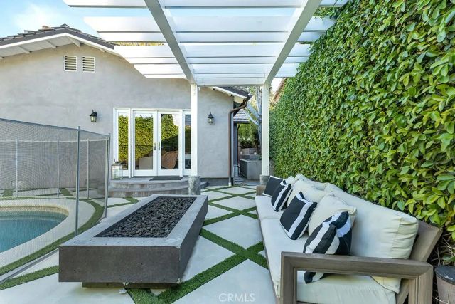 12953 Greenleaf, Studio City, CA 91604