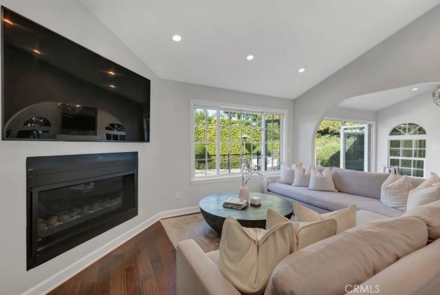 12953 Greenleaf, Studio City, CA 91604