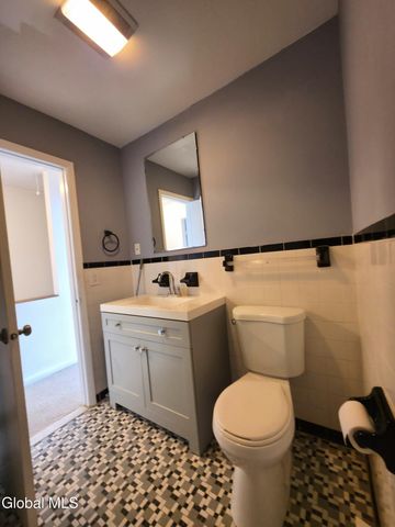 38 Maxwell Drive, Troy, NY 12180