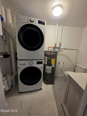 38 Maxwell Drive, Troy, NY 12180