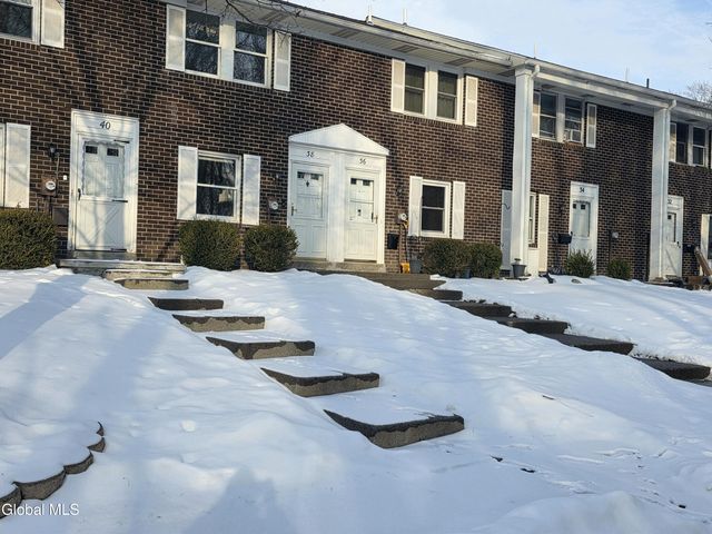 38 Maxwell Drive, Troy, NY 12180