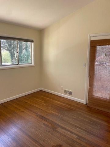 6840 Sunny Brook NE Lane, Atlanta, GA 30328