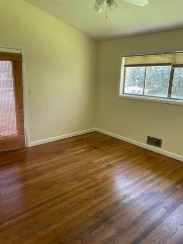 6840 Sunny Brook NE Lane, Atlanta, GA 30328