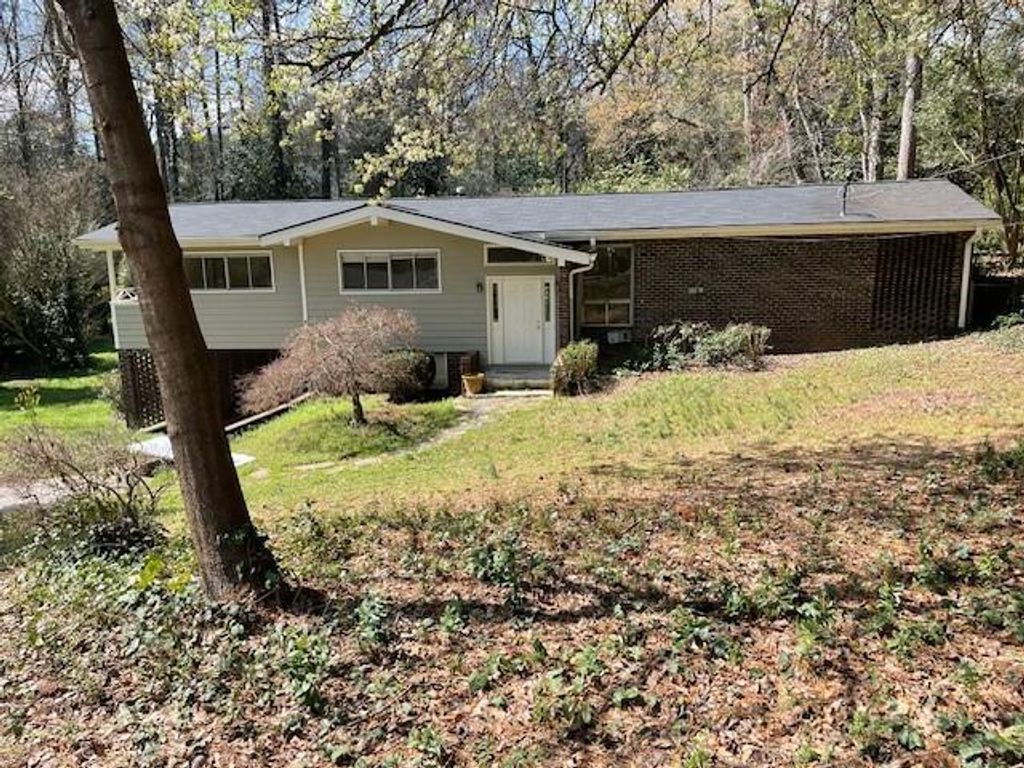 6840 Sunny Brook NE Lane, Atlanta, GA 30328