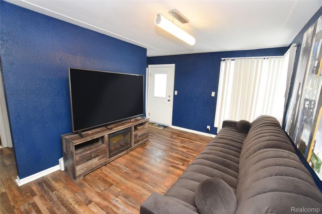 2729 Chicago Boulevard, Flint, MI 48503