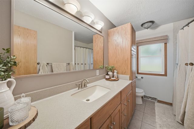 206 NW Applewood Street, Ankeny, IA 50023