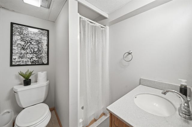 206 NW Applewood Street, Ankeny, IA 50023