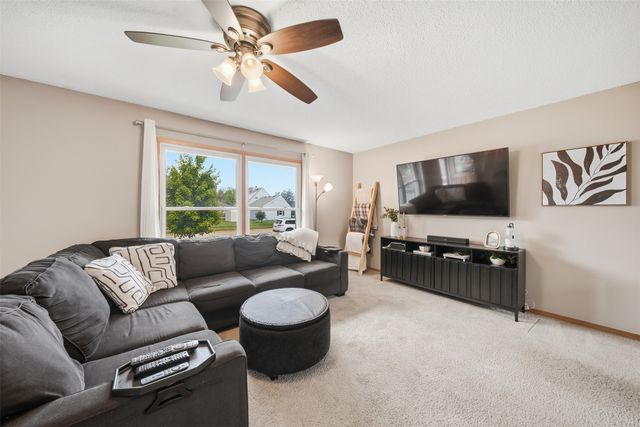 206 NW Applewood Street, Ankeny, IA 50023