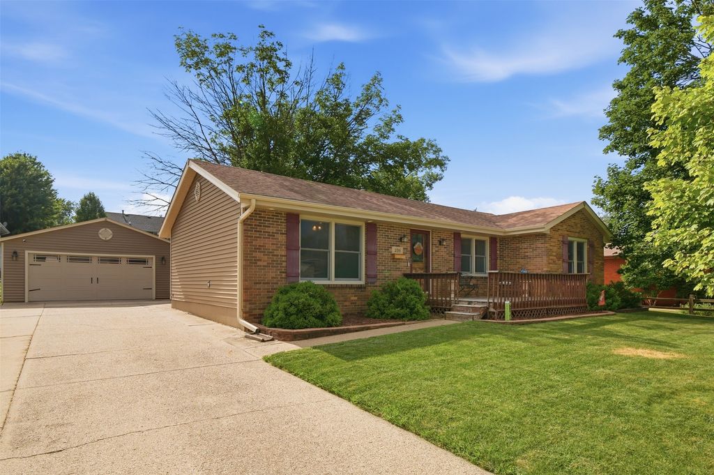 206 NW Applewood Street, Ankeny, IA 50023