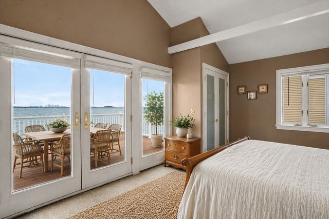 706 Sea St, Quincy, MA 02169