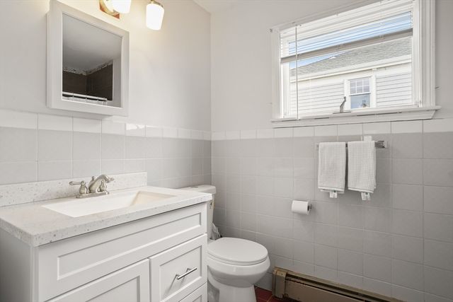 706 Sea St, Quincy, MA 02169