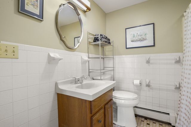 706 Sea St, Quincy, MA 02169