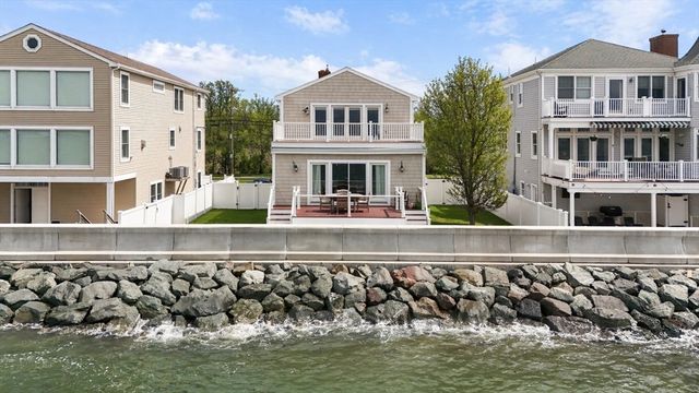 706 Sea St, Quincy, MA 02169