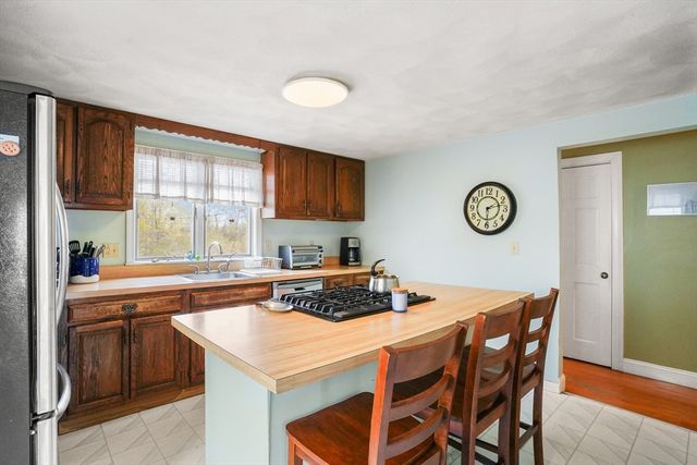 706 Sea St, Quincy, MA 02169