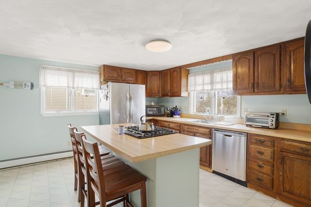 706 Sea St, Quincy, MA 02169