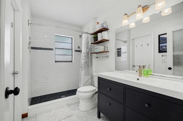 809 ROLLINGWOOD LANE, Valrico, FL 33594