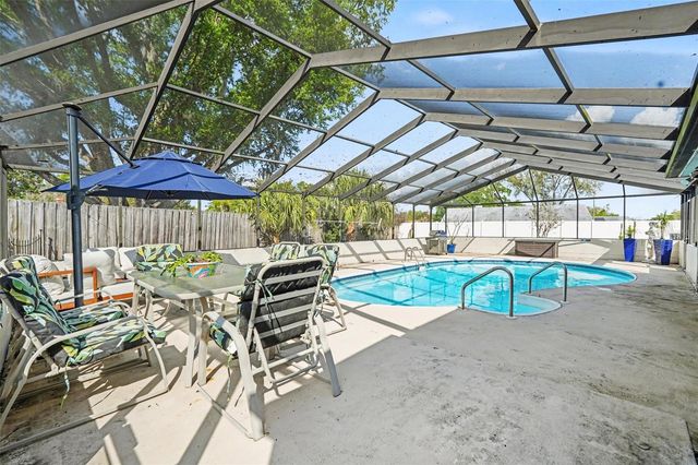 809 ROLLINGWOOD LANE, Valrico, FL 33594