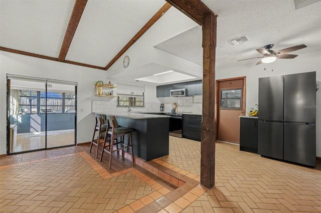 809 ROLLINGWOOD LANE, Valrico, FL 33594