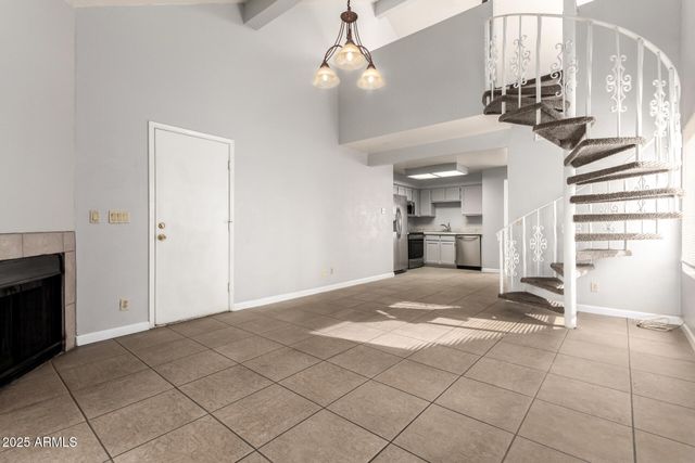 4901 S CALLE LOS CERROS Drive 233, Tempe, AZ 85282