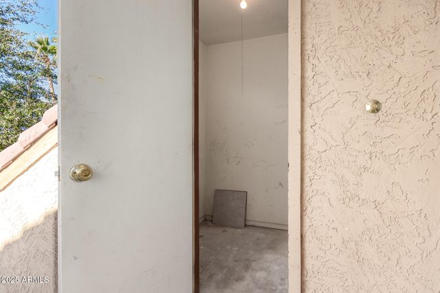 4901 S CALLE LOS CERROS Drive 233, Tempe, AZ 85282