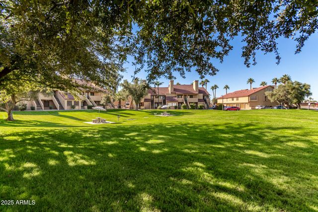 4901 S CALLE LOS CERROS Drive 233, Tempe, AZ 85282